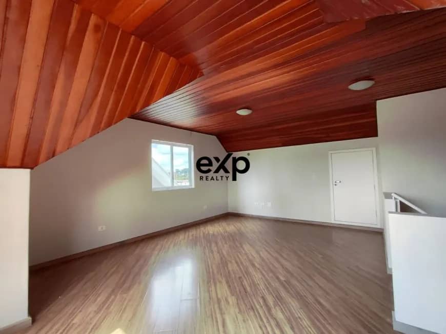 Sobrado com 3 Quartos e 3 banheiros à Venda, 133 m² por R$ 765.000 - 4
